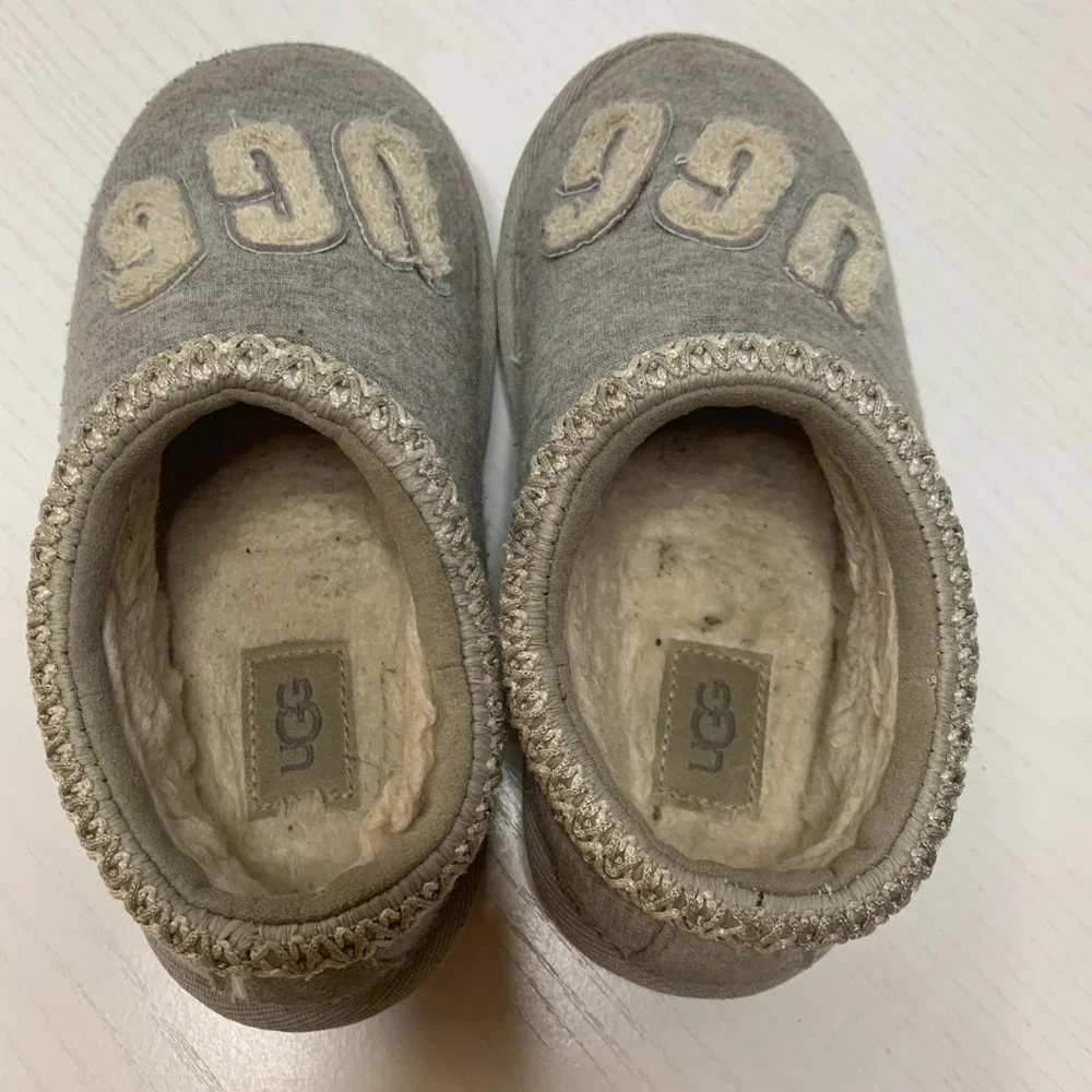 UGG Slip On